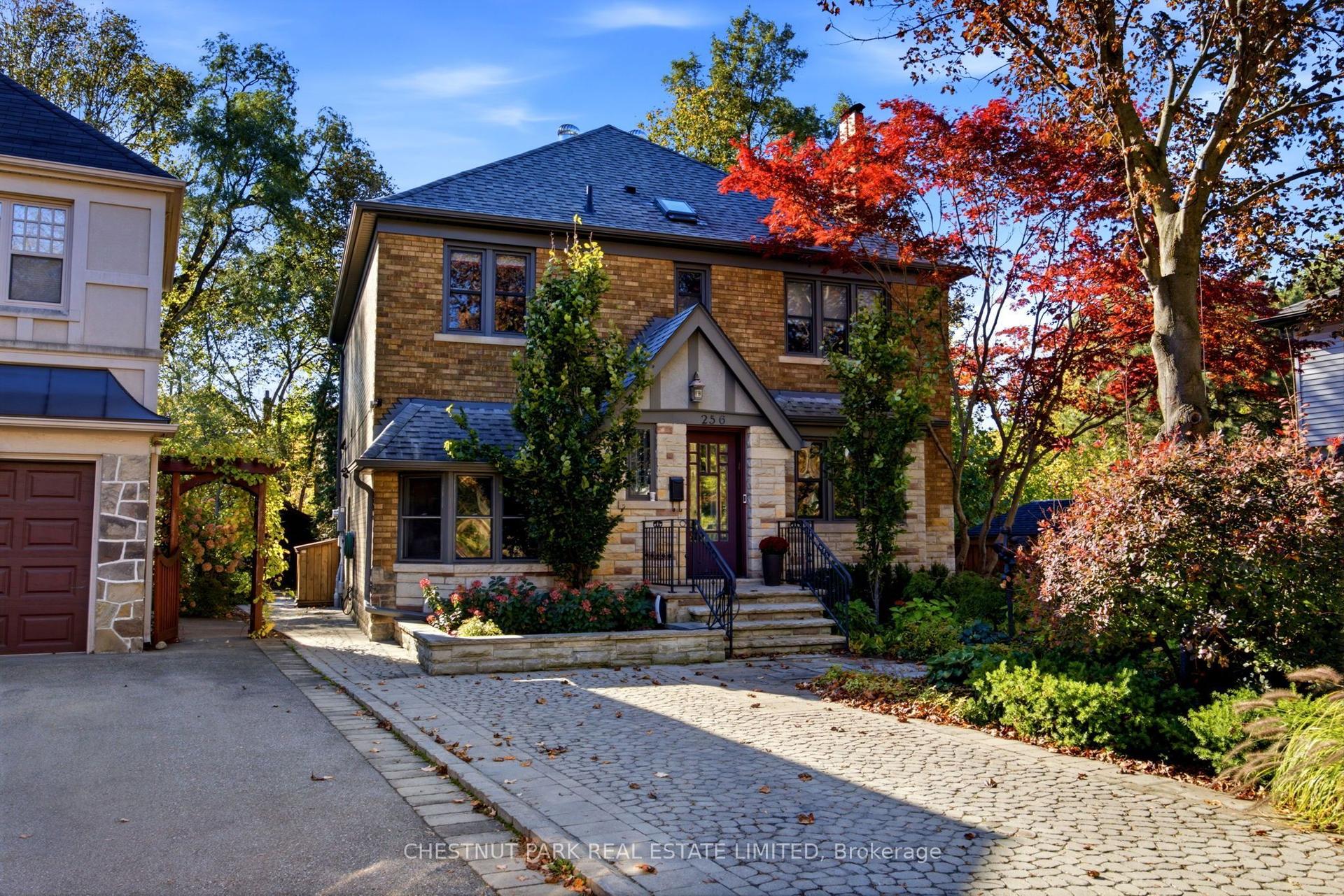 256 Old Forest Hill Road, Toronto — Detached for sale, photo 1