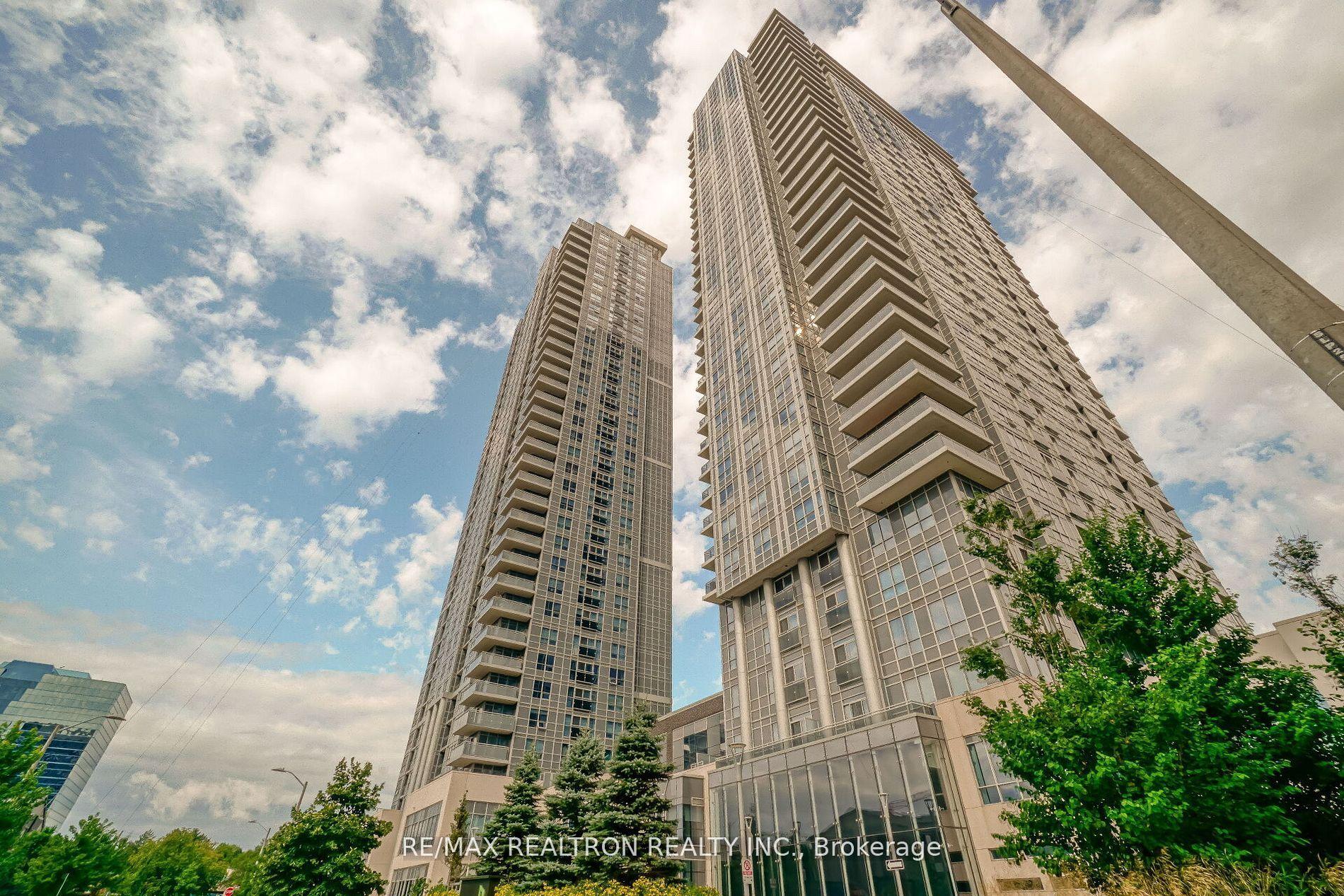 275 Village Green Square 3315 #3315 — photo 1