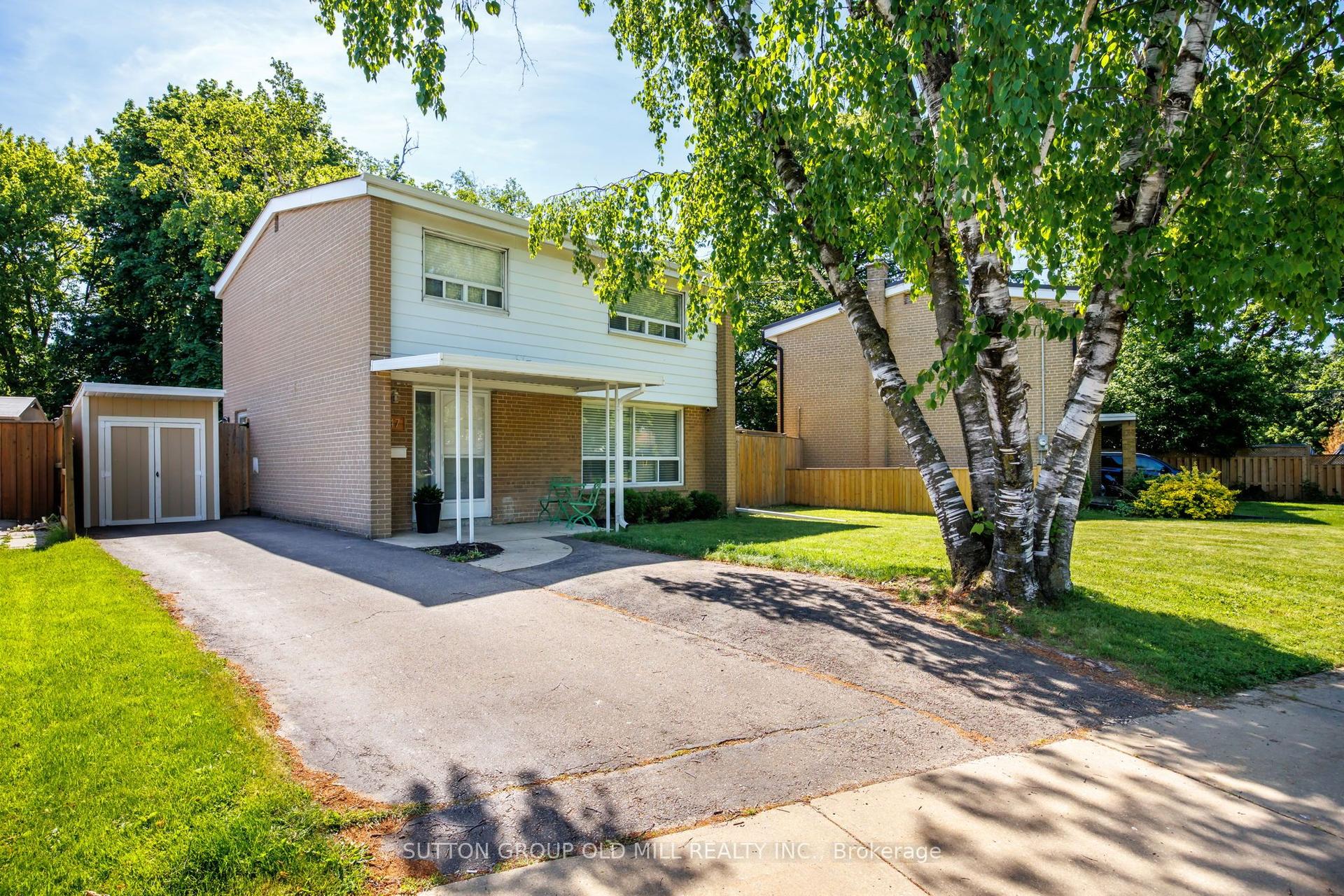 47 Ashfield Drive — photo 1