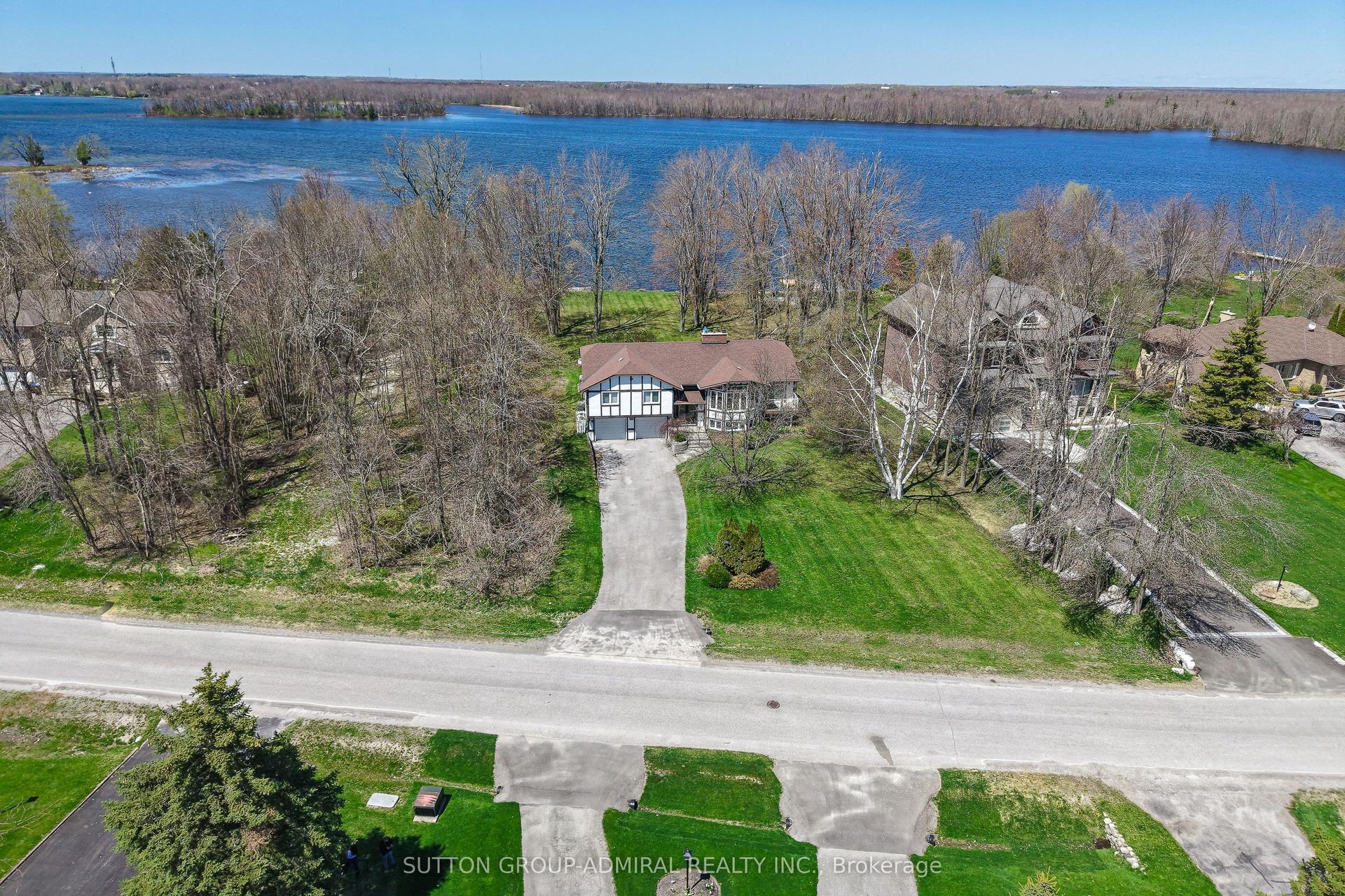 182 Bayshore Drive — photo 1