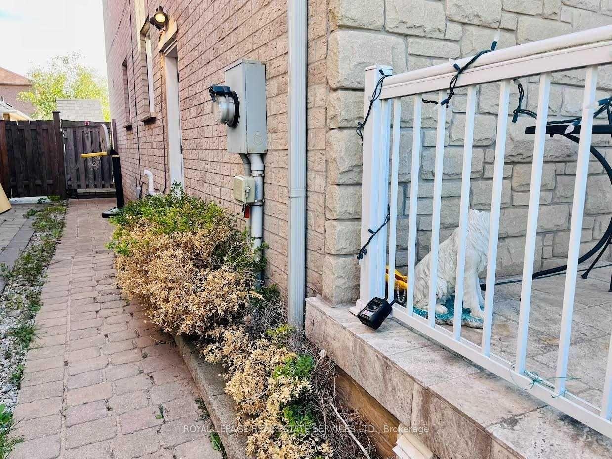 1038 Agram Drive, Oakville — Detached for lease, photo 1