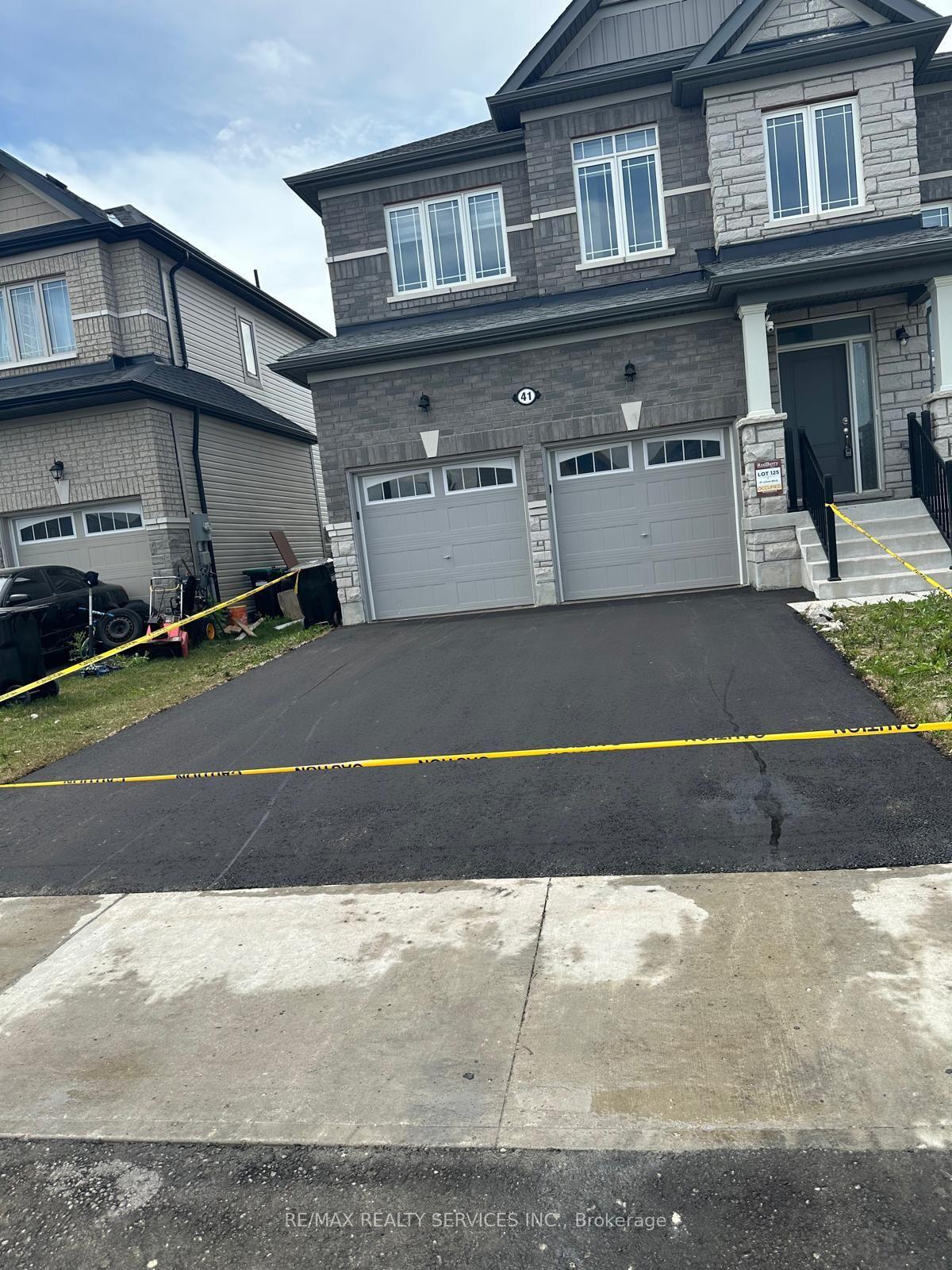 41 Union Boulevard — photo 1