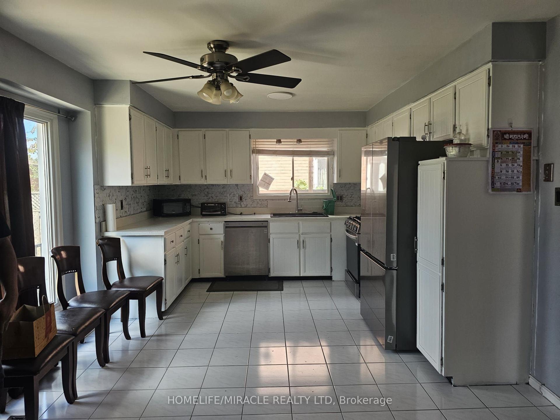 19 Glenayr Street, Hamilton — Detached for lease, photo 1