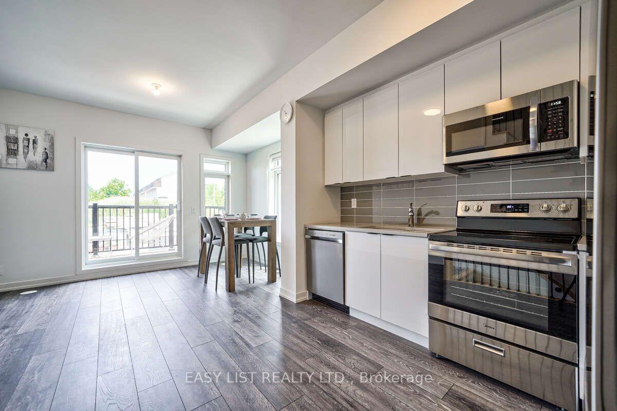 27 Spruce Pines Crescent, Toronto — Townhouse for sale, photo 1
