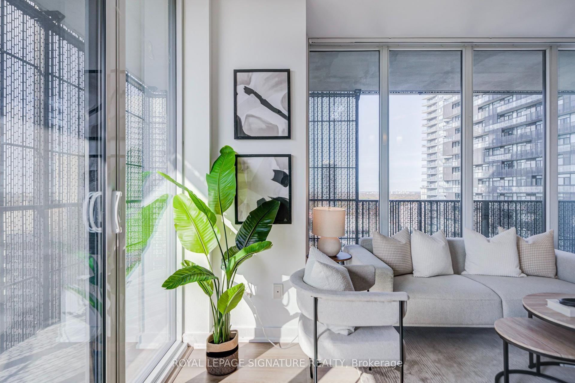 8 Eglinton Avenue E 1705 #1705, Toronto — Condo for sale, photo 1