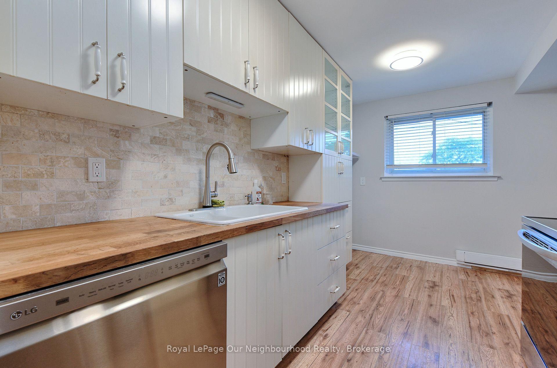 120 Nonquon Road 34 #34, Oshawa — Condo Town for sale, photo 1