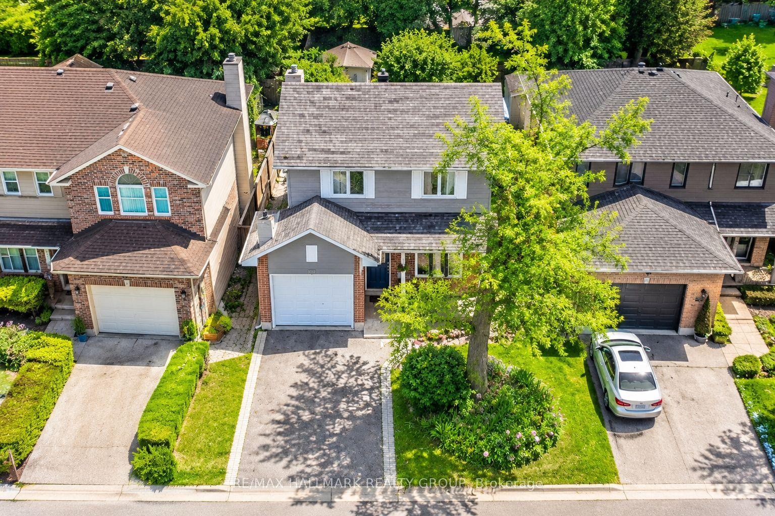 29 CARBERY Drive — photo 1