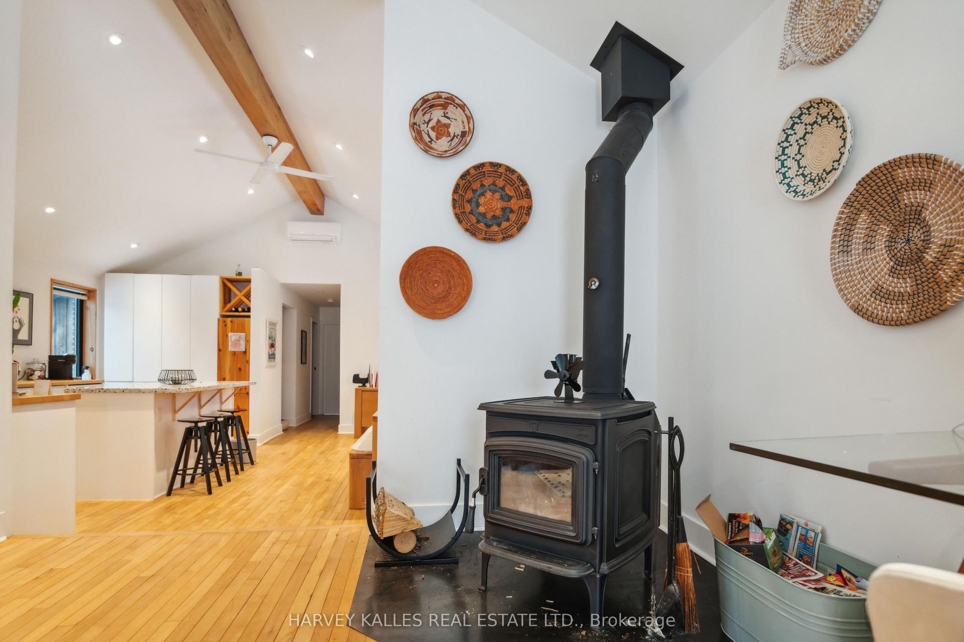 205 Beech Street, Collingwood — Detached for lease, photo 1