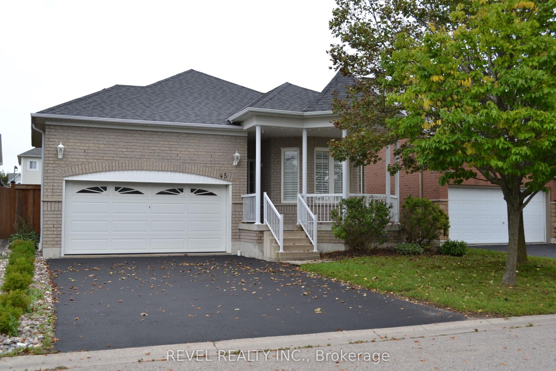45 Tunney Place, Whitby — Detached for lease, photo 1