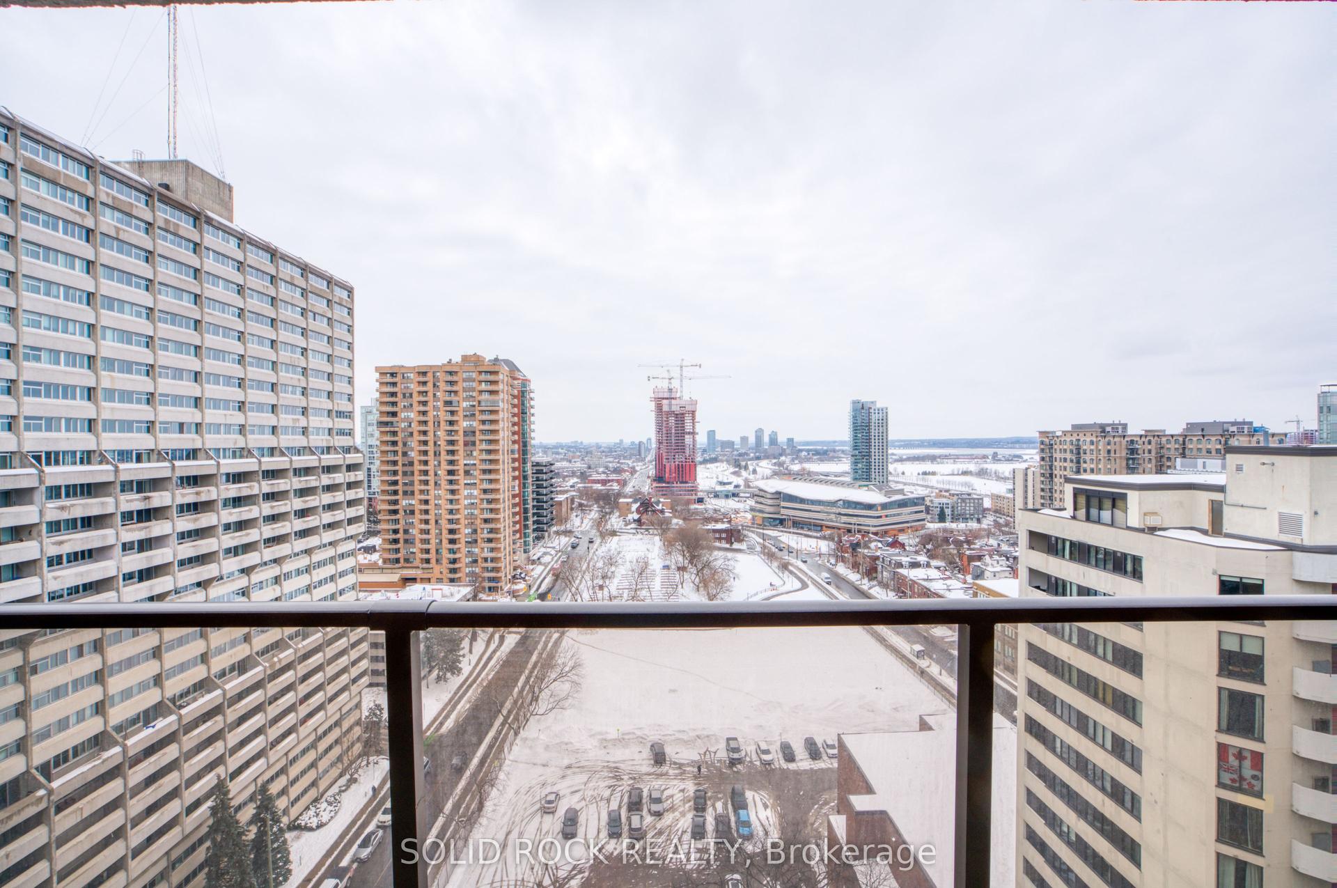 475 Laurier Avenue W 1907 #1907 — photo 1