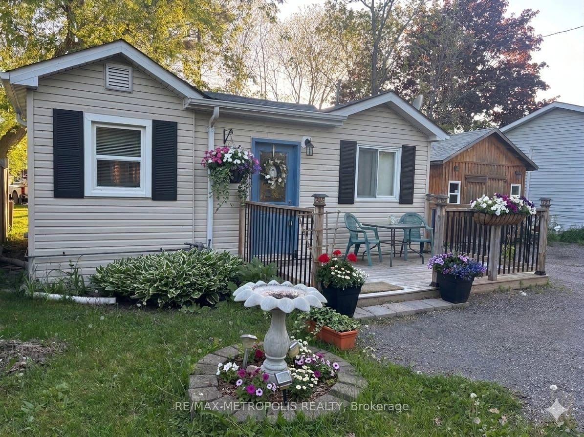 28 & 30 Thompson Drive — photo 1