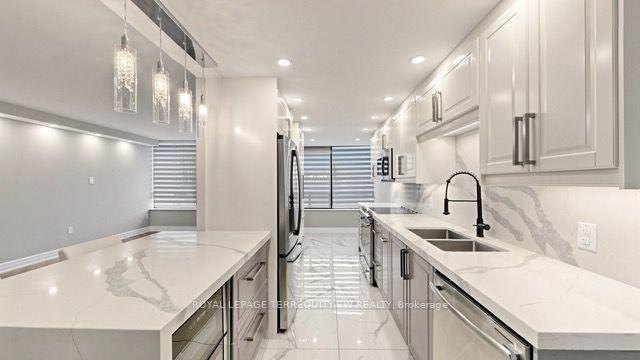 7440 Bathurst Street 512 #512, Vaughan — Condo for sale, photo 1