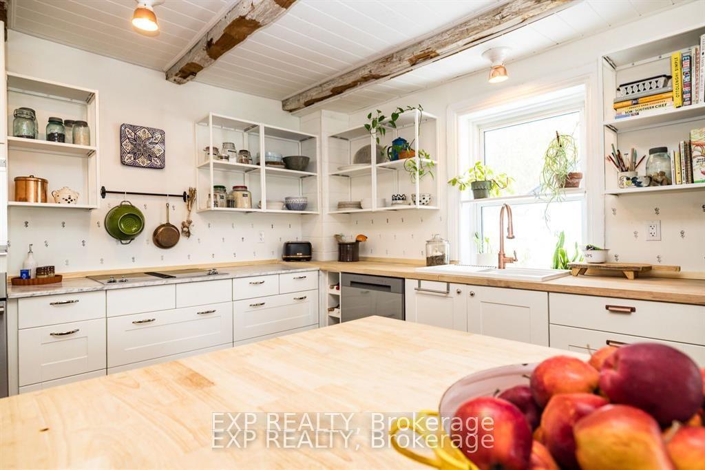 23 Norma Street S — photo 1