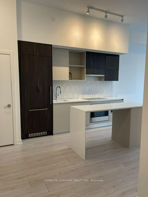 395 Dundas Street W, Oakville — Condo for lease, photo 1