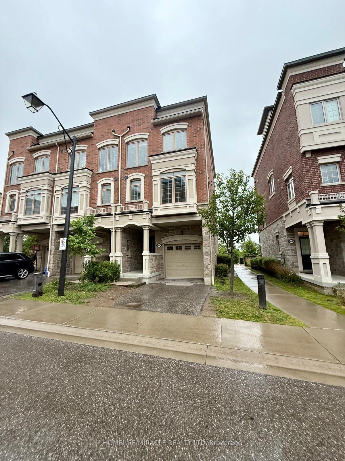 70 Harwood Avenue N, Ajax — Townhouse for sale, photo 1