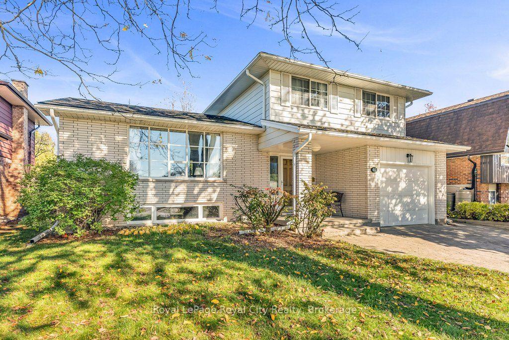 40 Keats Crescent — photo 1