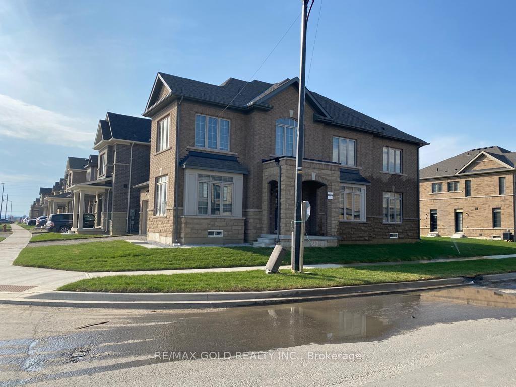 537 Veterans Drive — photo 1
