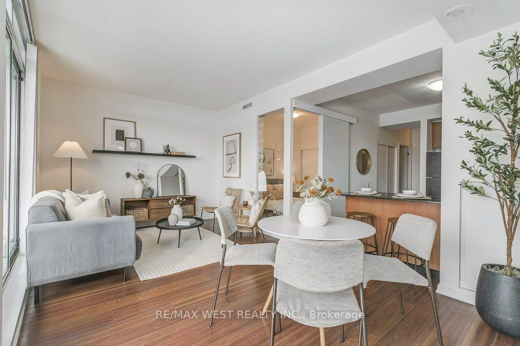 30 Canterbury Place 501 #501 — photo 1