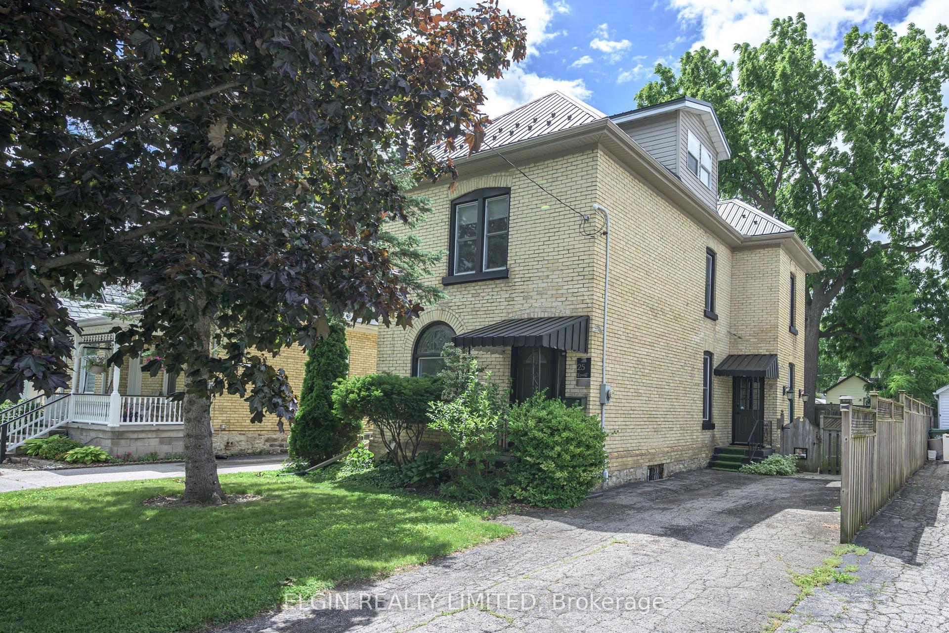 25 Locust Street, St. Thomas — Detached for sale, photo 1