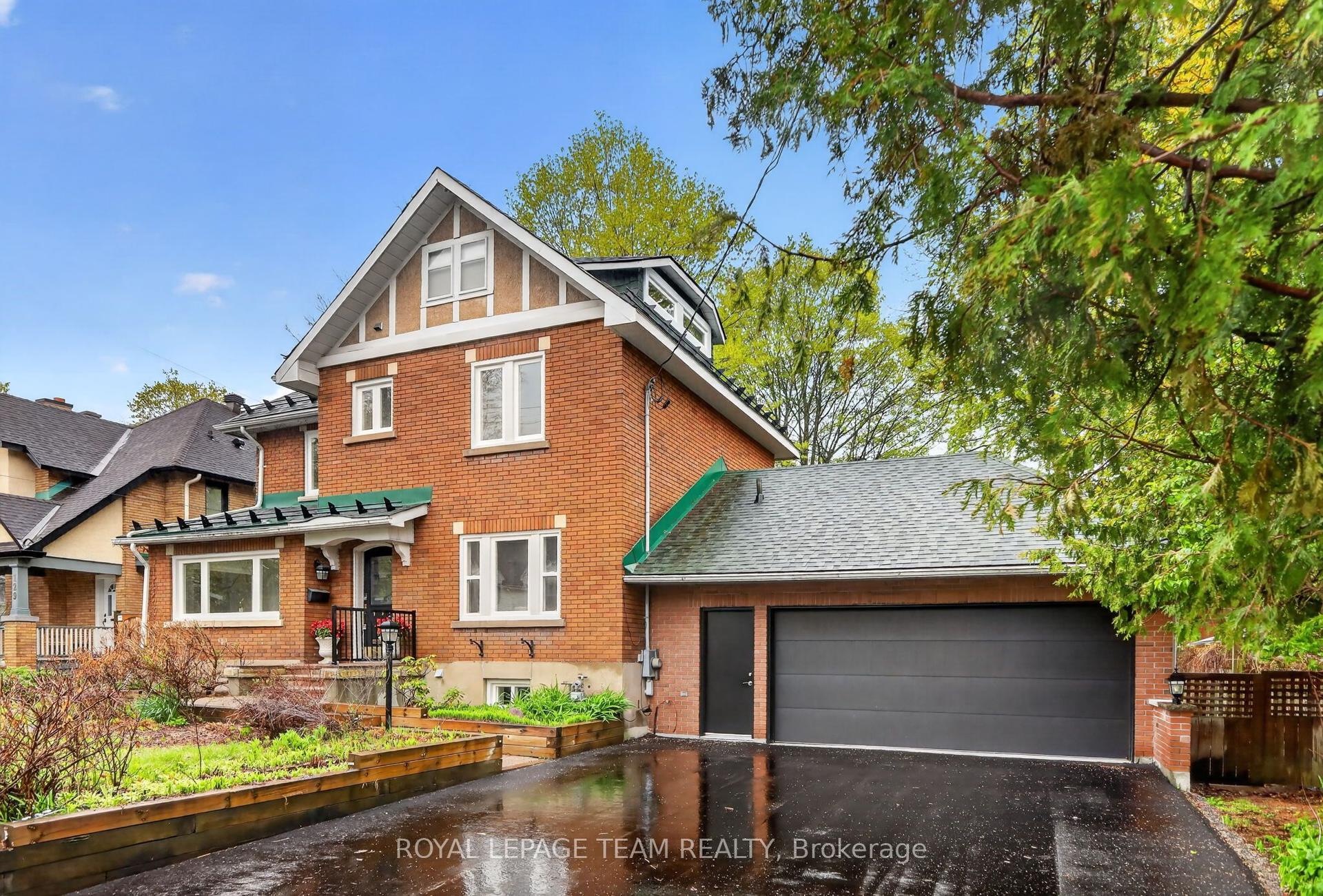 131 Acacia Avenue — photo 1