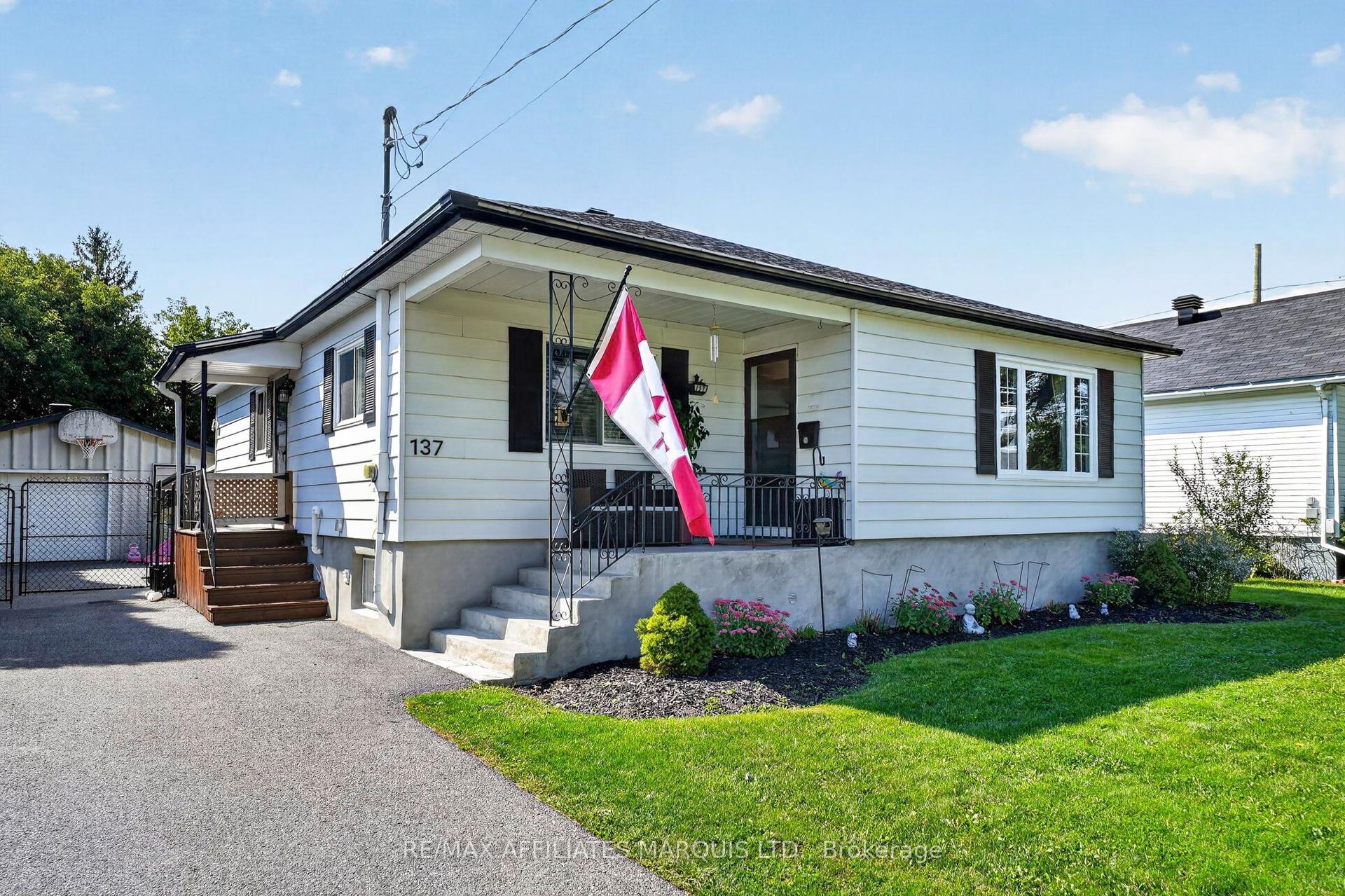 137 Jarvis Street, Cornwall — Detached for sale, photo 1