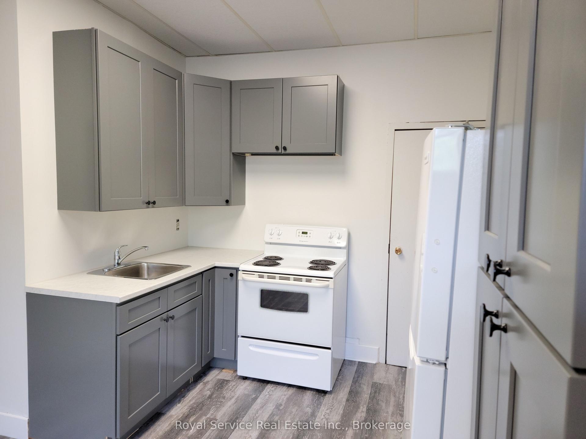 18 Walton Street #2 ##2, Port Hope — Multiplex for lease, photo 1