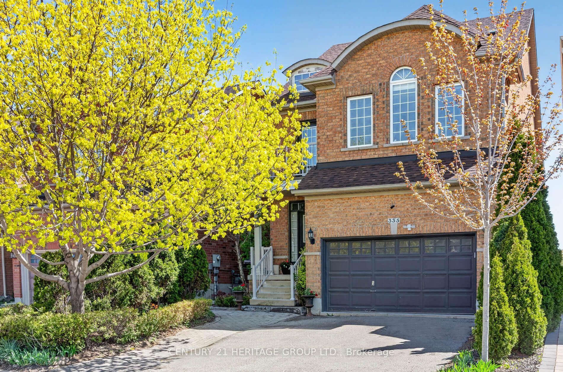 335 Bathurst Glen Drive — photo 1