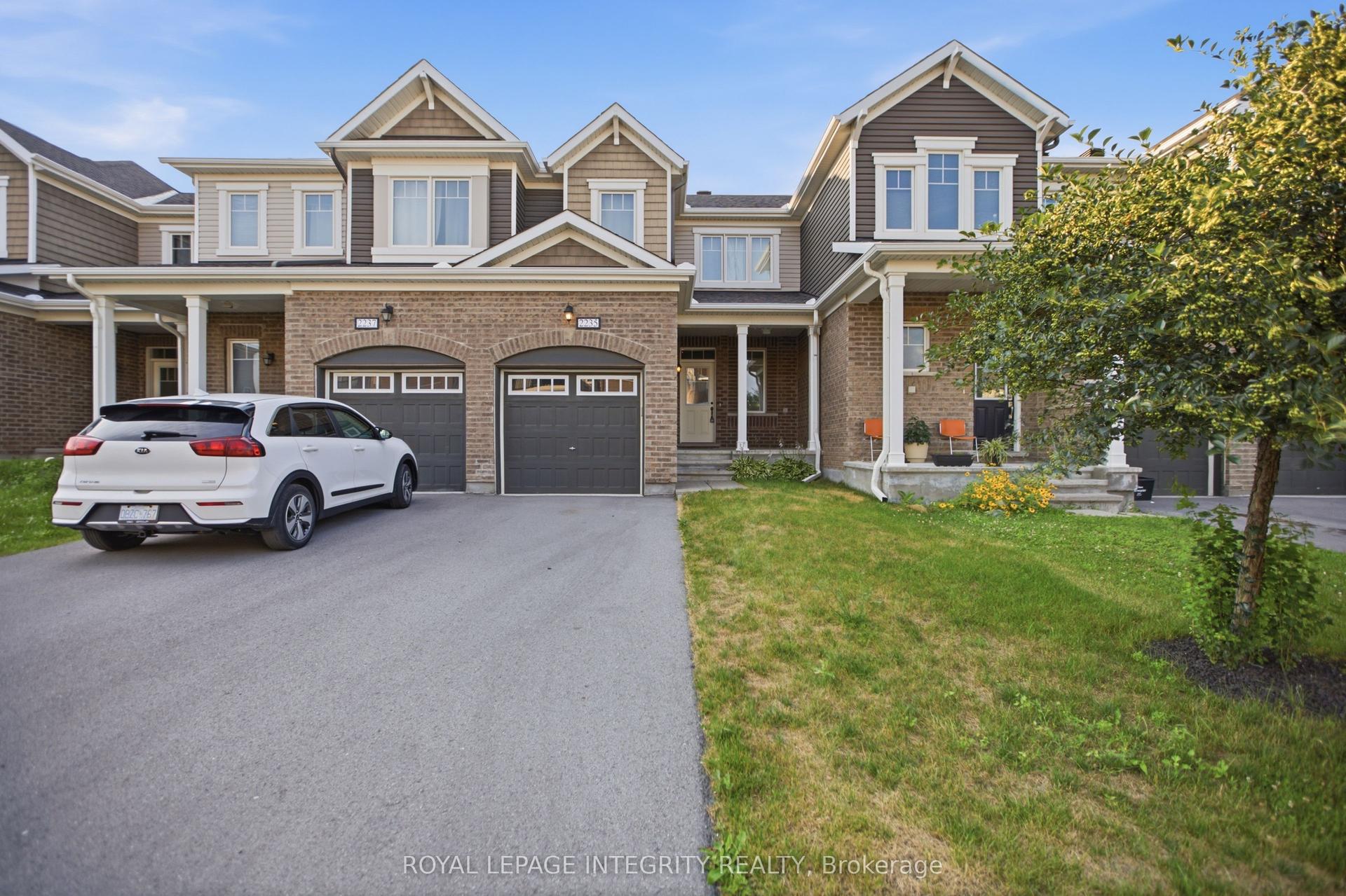 2235 Watercolours Way, Barrhaven — Townhouse for lease, photo 1