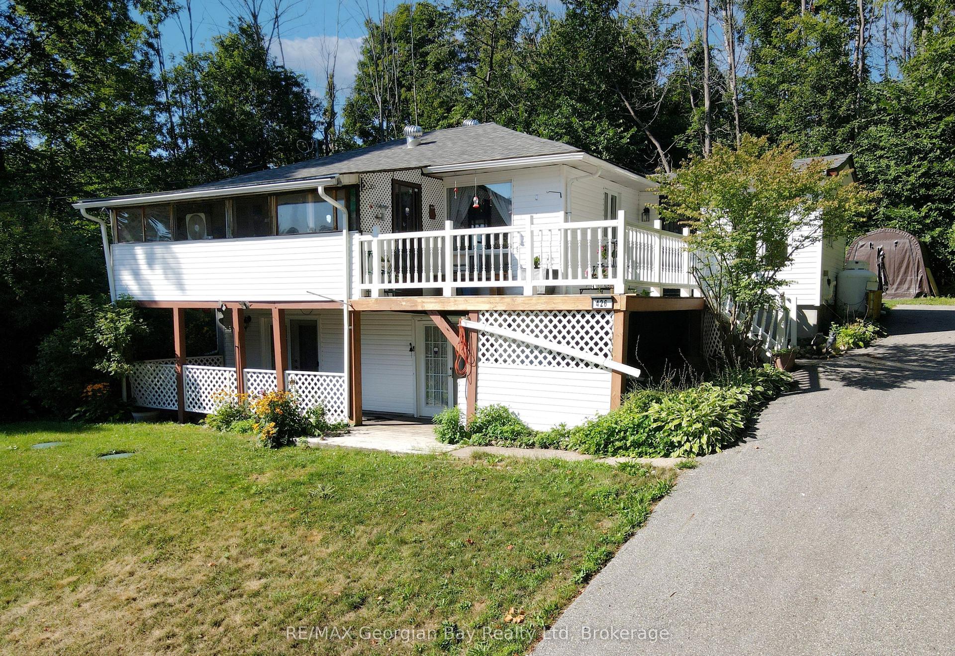 426 David Avenue — photo 1