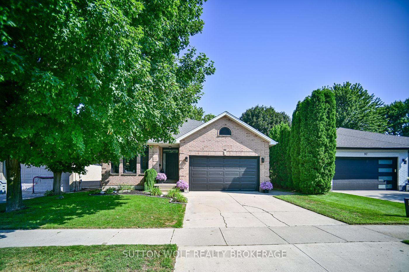 95 Middlesex Drive, Strathroy-Caradoc — Detached for sale, photo 1