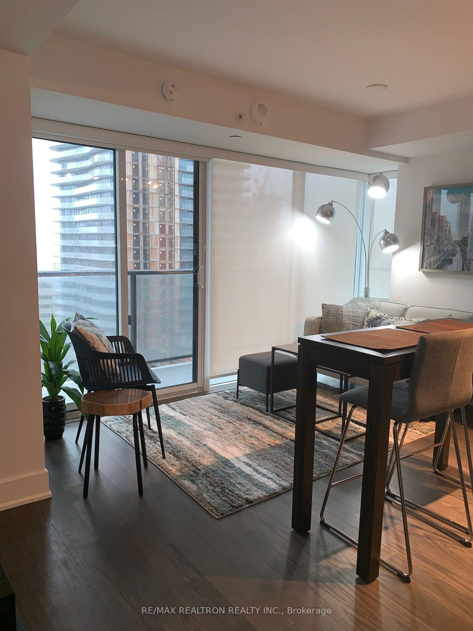 955 Bay Street 1805 #1805, Toronto — Condo for lease, photo 1