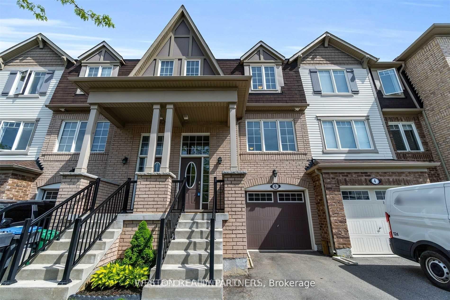 6 Colonel Frank Ching Crescent, Brampton — Townhouse for lease, photo 1