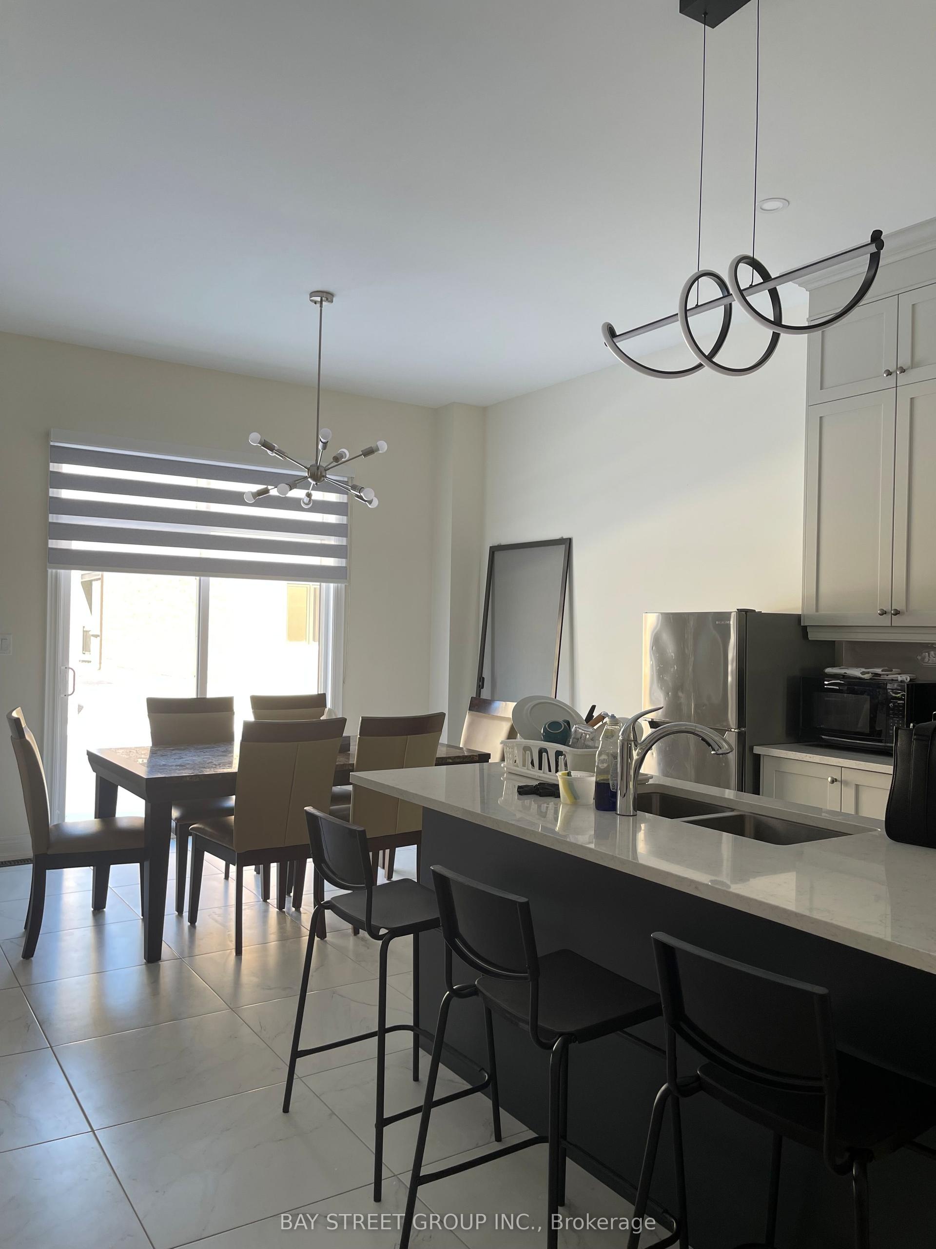 56 Bud leggett Cres Crescent room #room, Georgina — Detached for lease, photo 1