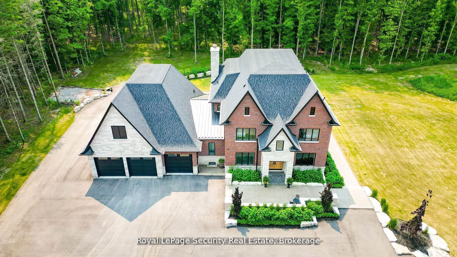 2464 15th Side Road — photo 1