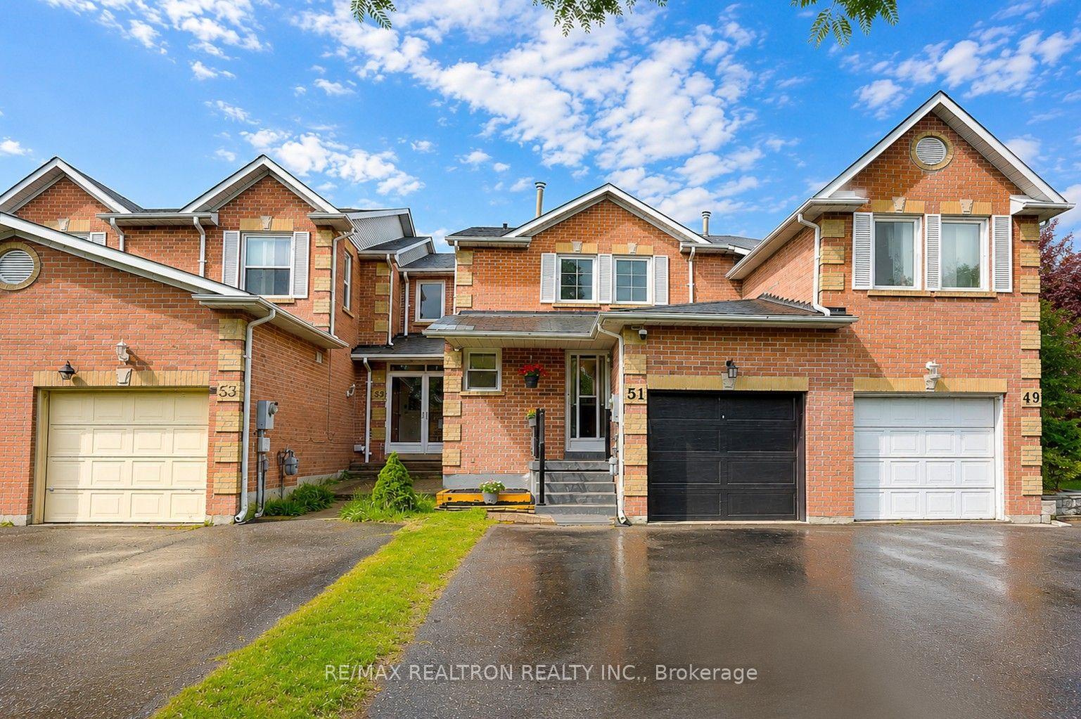 51 Steepleview Crescent — photo 1