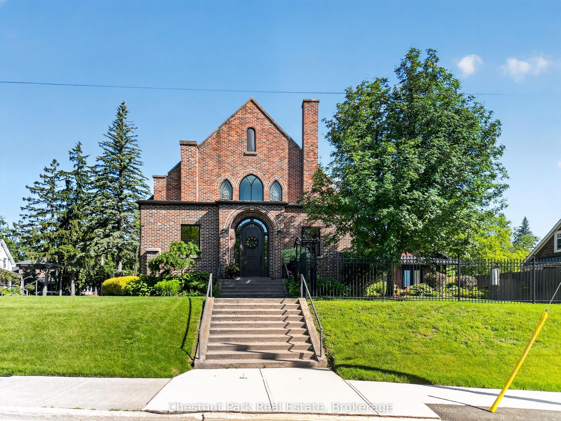 45 McMurray Street, Bracebridge — Detached for sale, photo 1