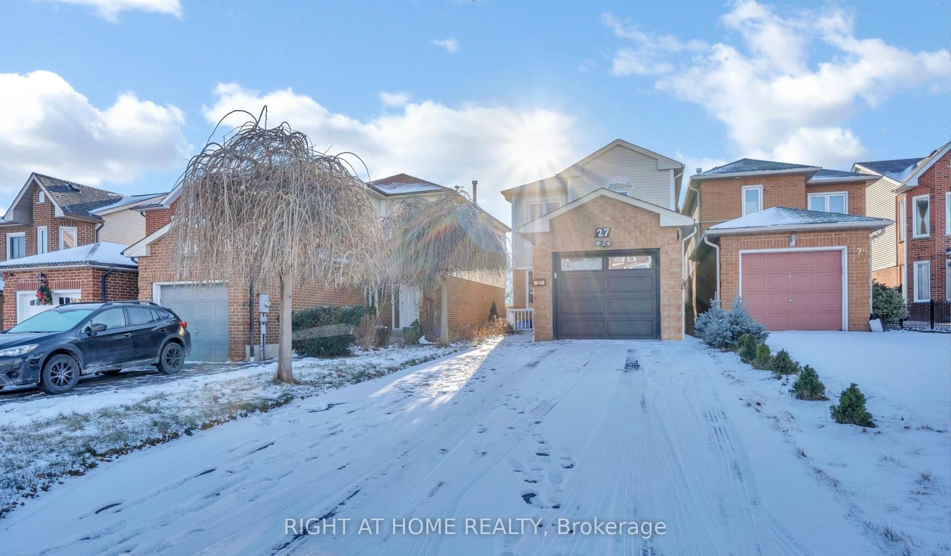 27 Melborne Court — photo 1