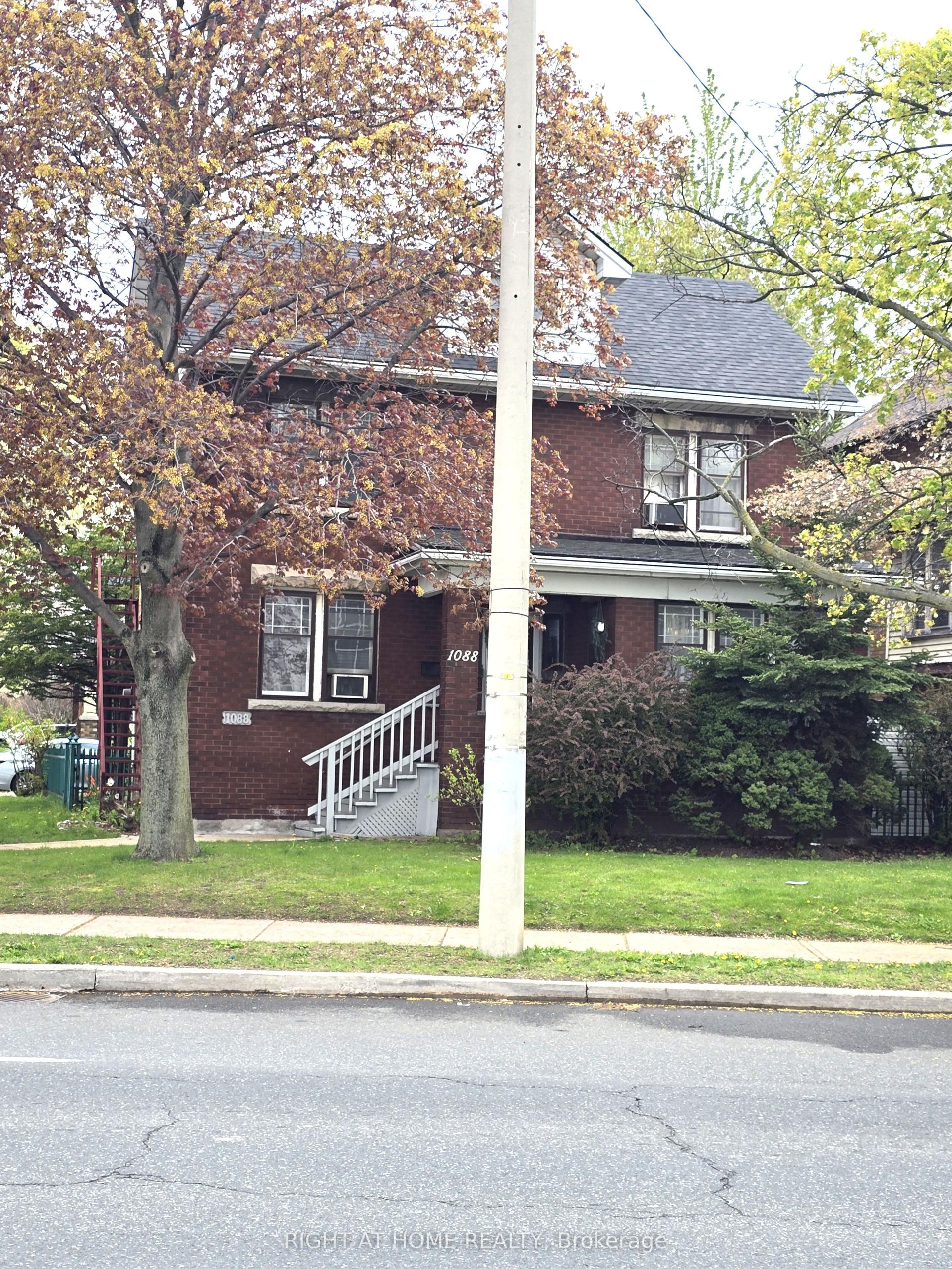 1088 King Street E — photo 1