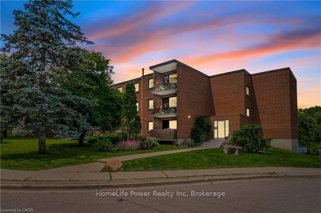 4 Avalon Place 303 #303, Kitchener — Condo for sale, photo 1
