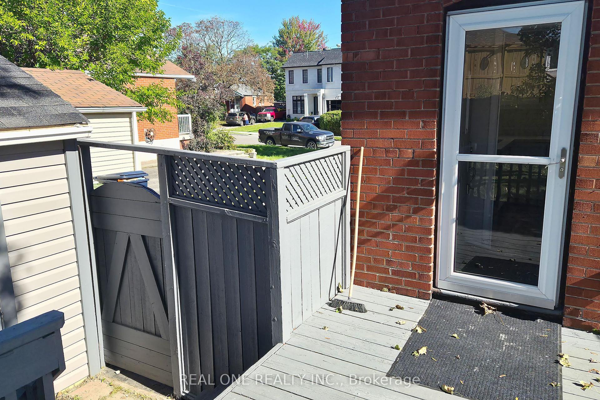 15 Castille Avenue Basement #Basement, Toronto — Detached for lease, photo 1