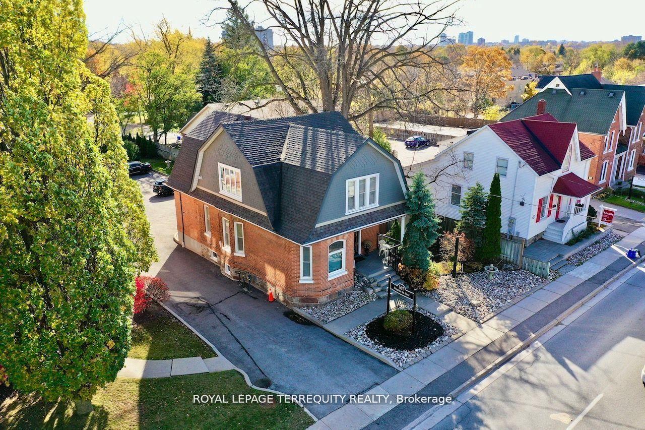 567 Kingston Road W — photo 1