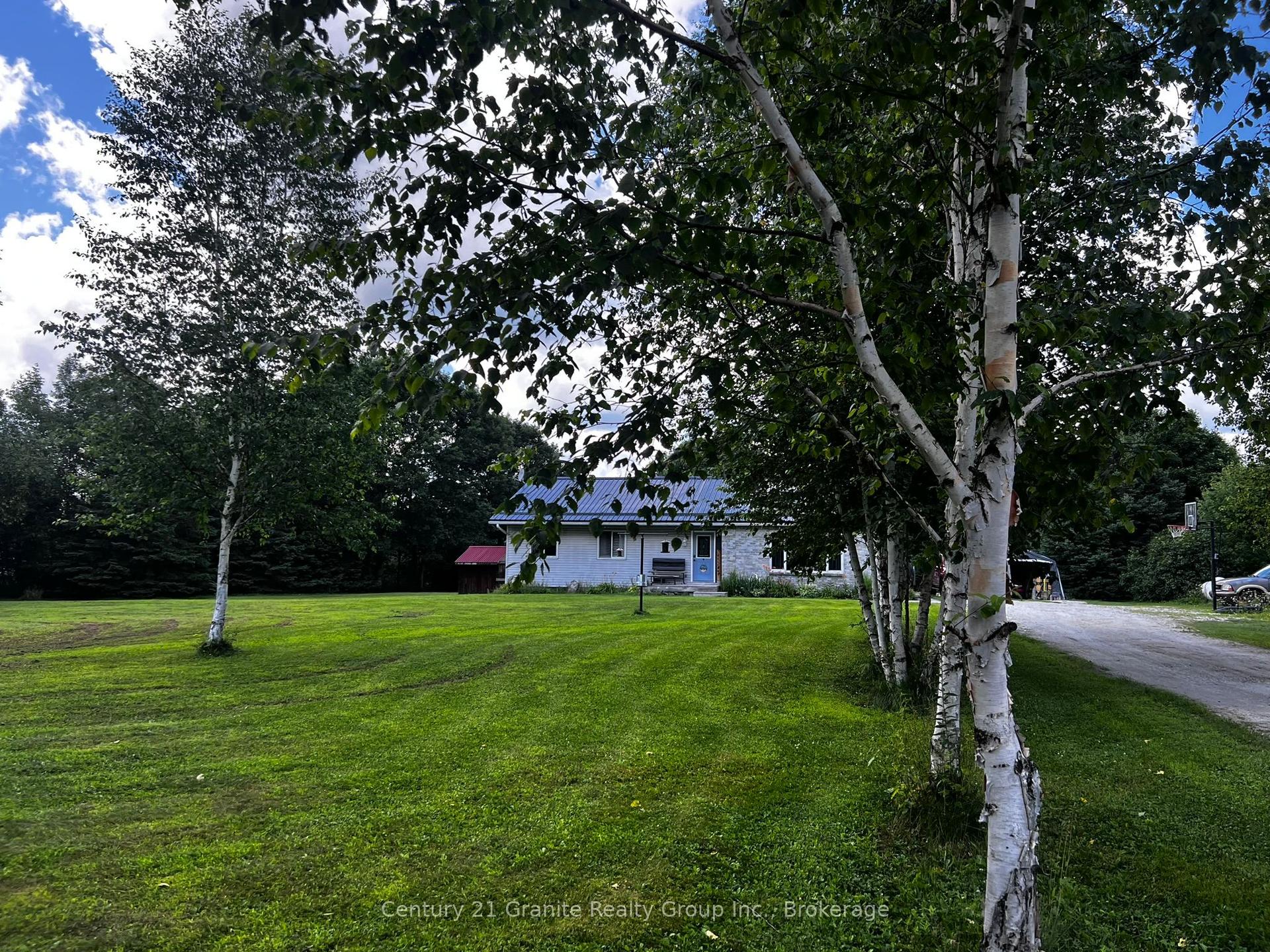 1373 Eagle Lake Road, Dysart et al — Detached for sale, photo 1