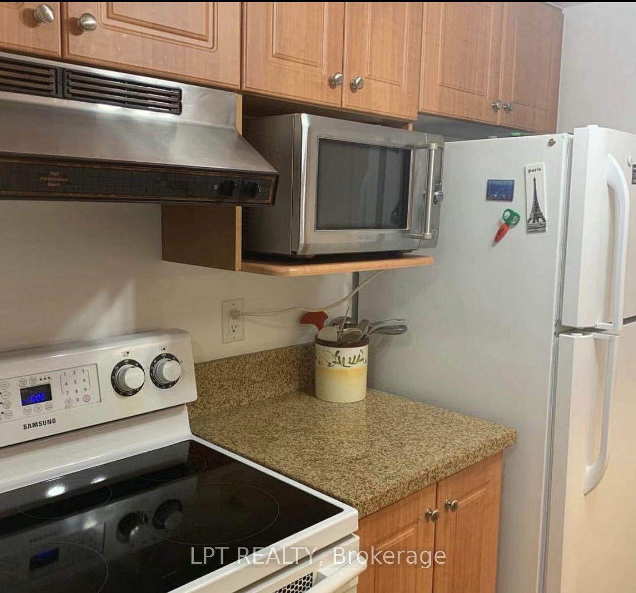 717 Bay Street 306 #306 — photo 1