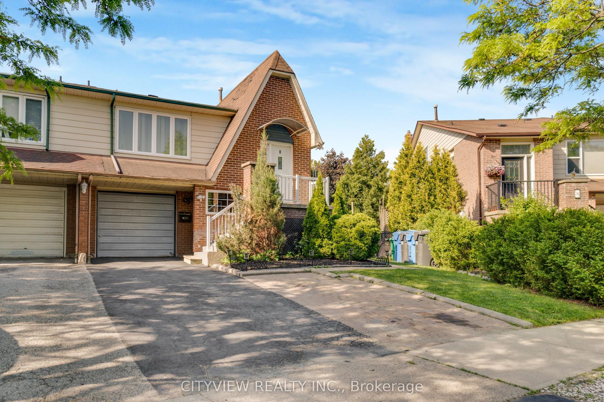 28 Foxacre Row, Brampton — Semi-Detached for sale, photo 1