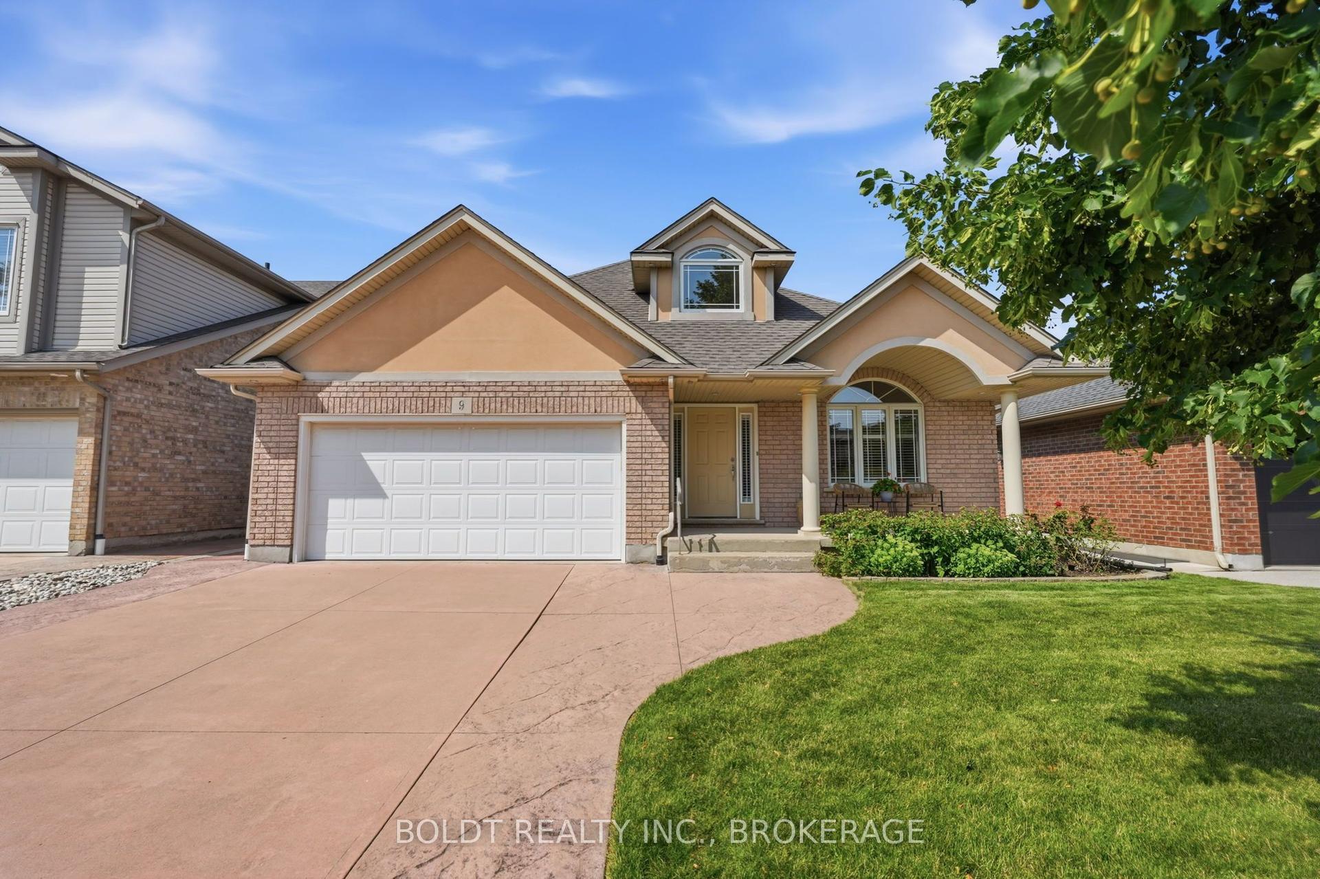 9 Nicholas Drive, St. Catharines — Detached for sale, photo 1