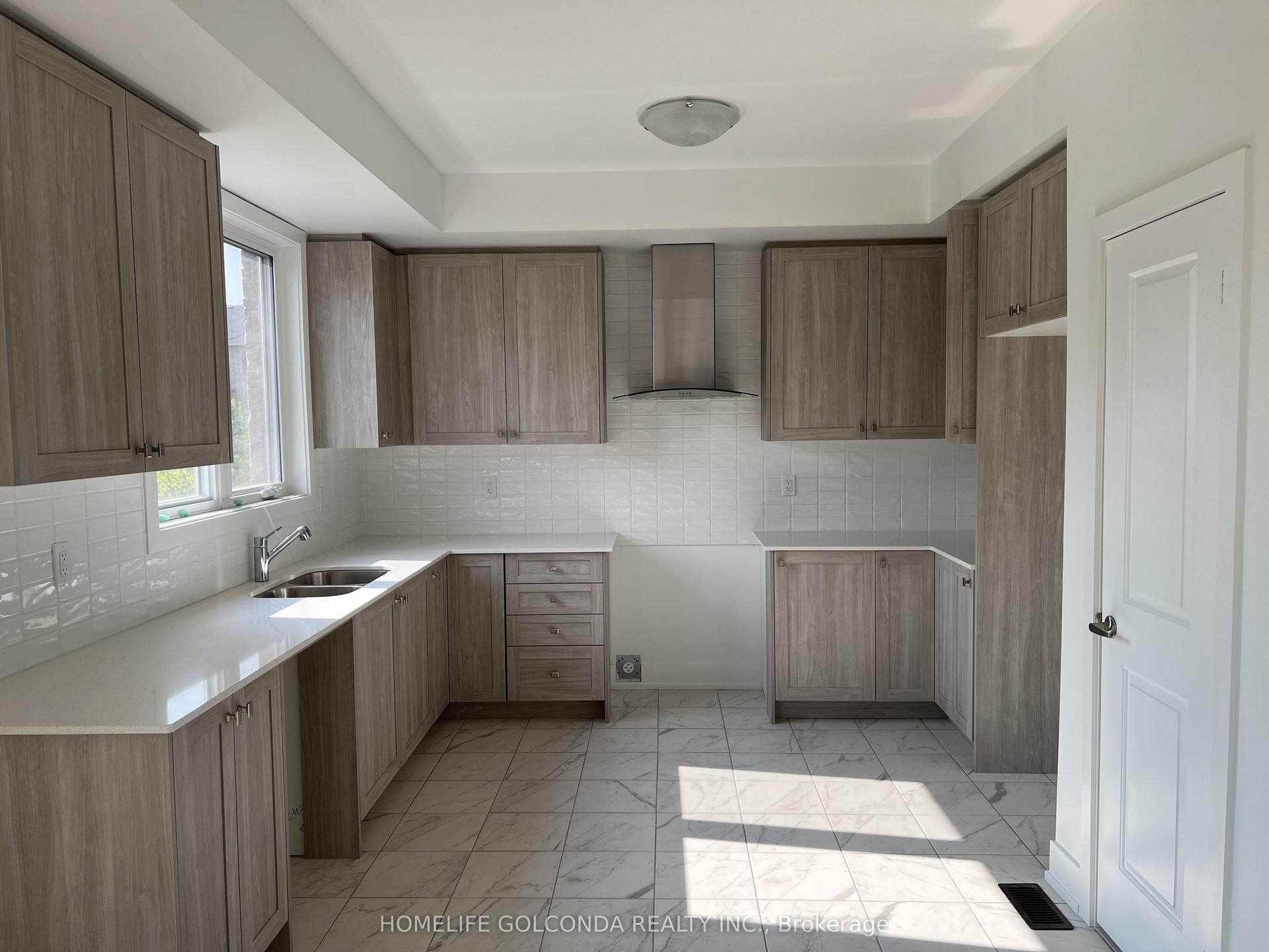 8 Sobczak Drive — photo 1