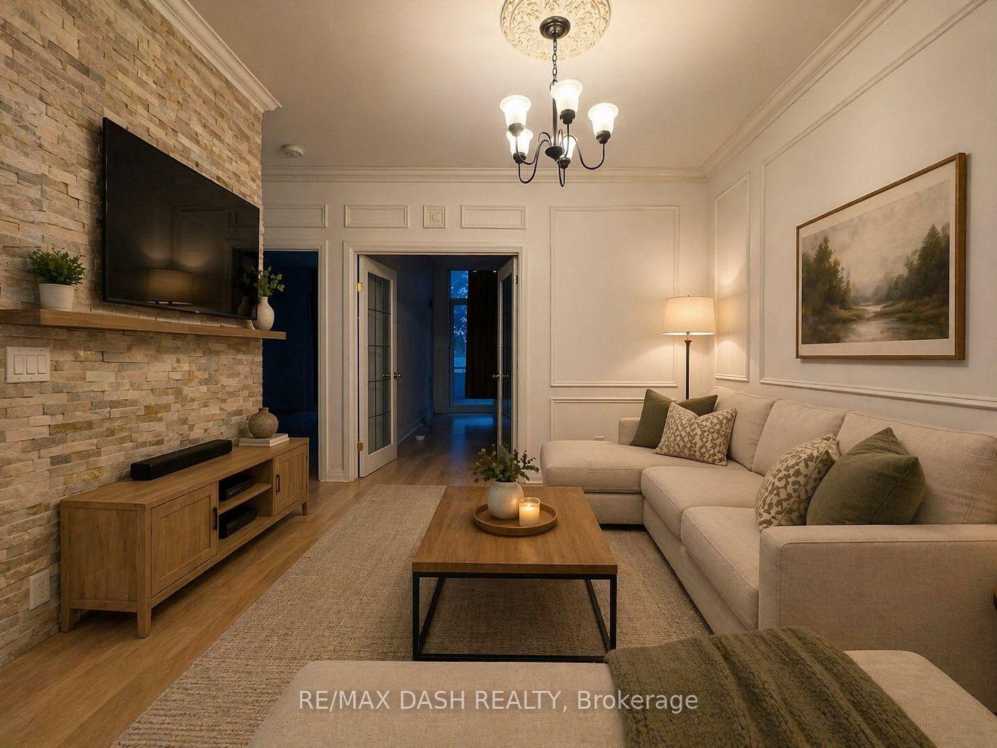 55 Oneida Crescent 105 #105 — photo 1