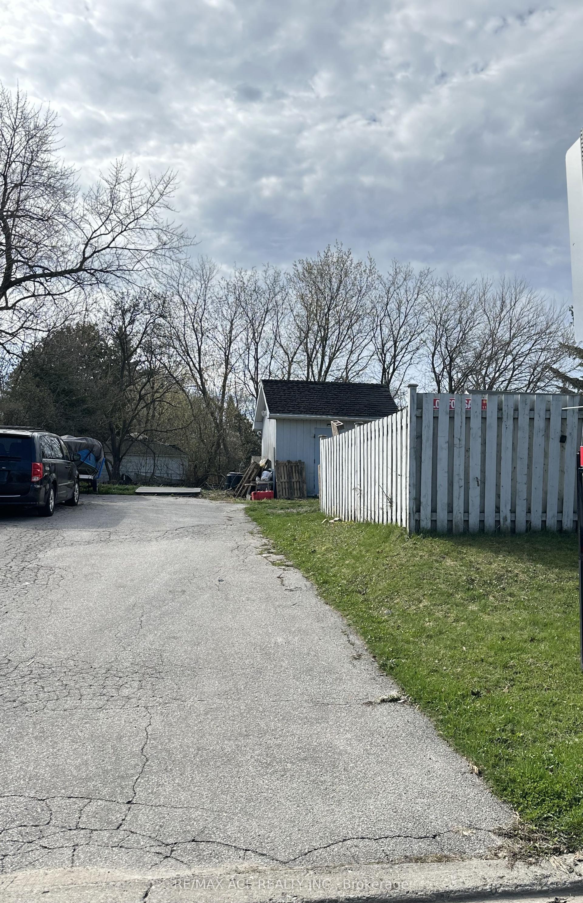 1 Martindale Road — photo 1