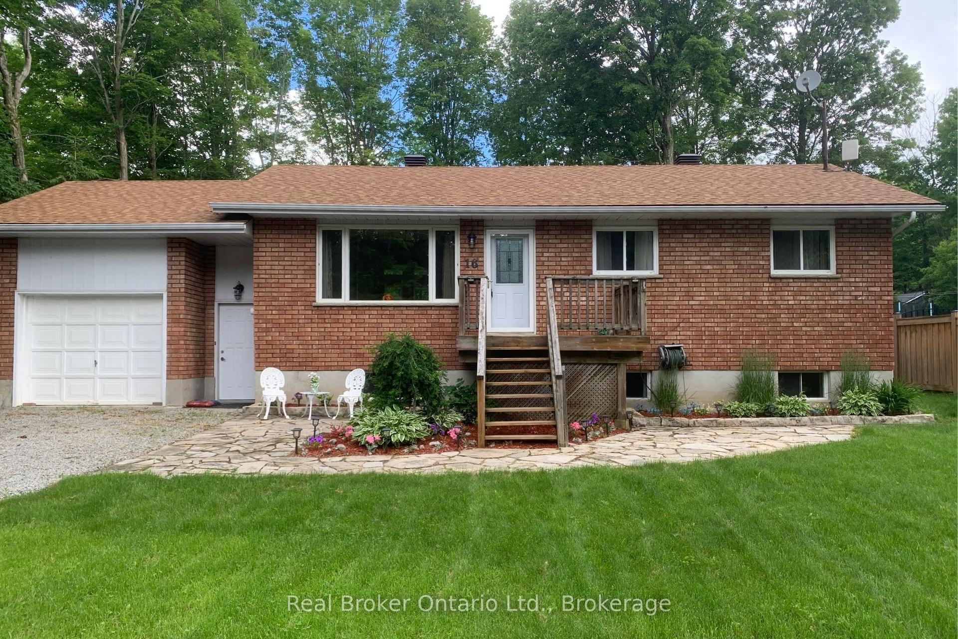 16 Mundy Avenue, Tiny — Detached for lease, photo 1
