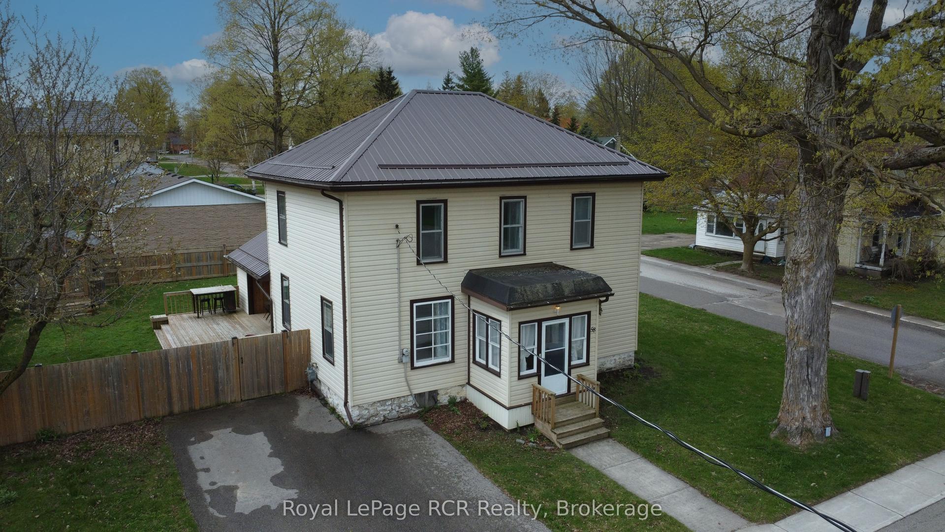 58 Mccutcheon Drive S — photo 1